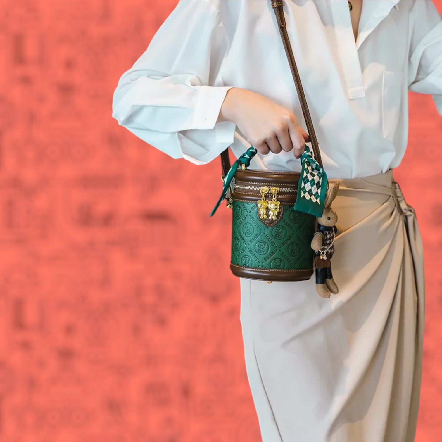 Chic Emerald Cylinder Crossbody - Women's Compact Phone & Essentials Bag-the lalezar