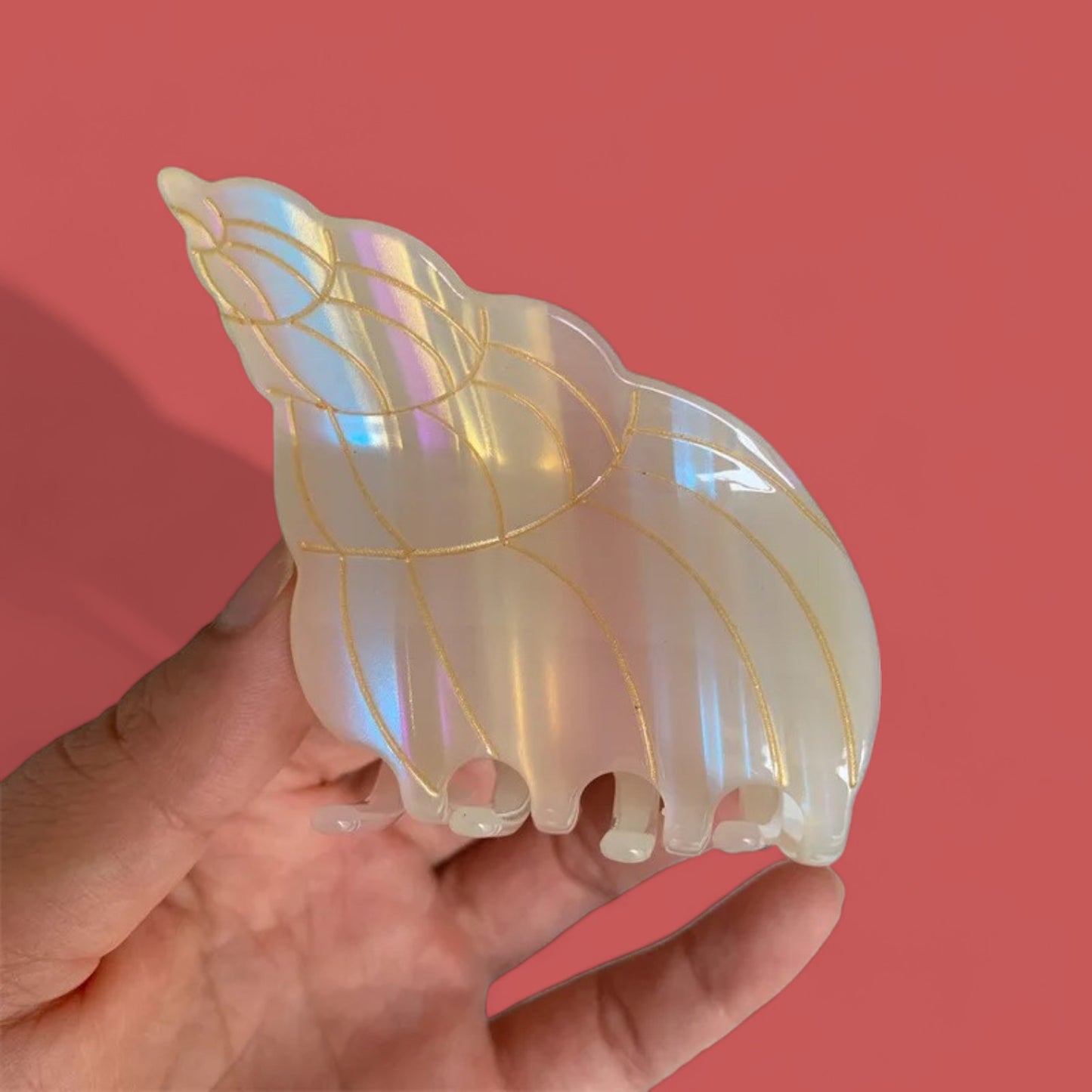 Luminous Shell Gleam Hair Clip-the lalezar